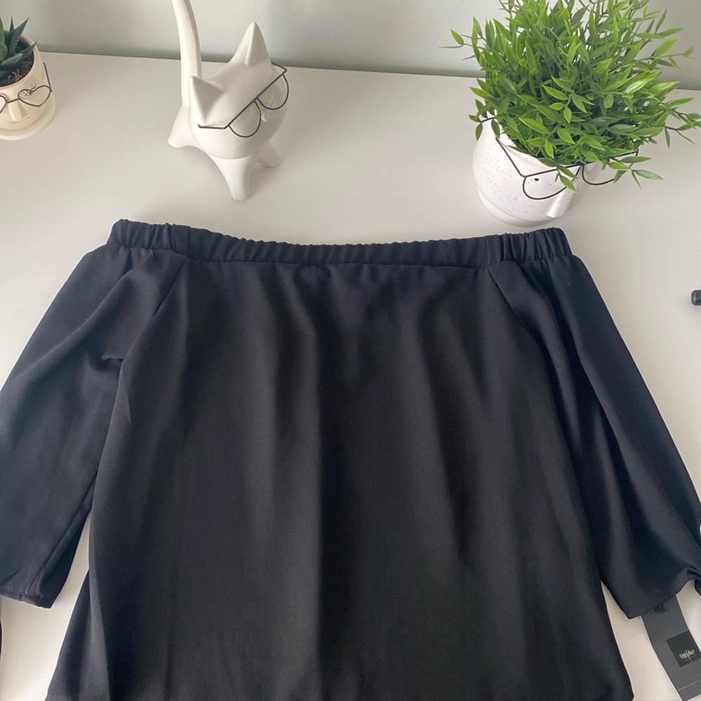NWT Mossimo black off the shoulder sleeve blouse
